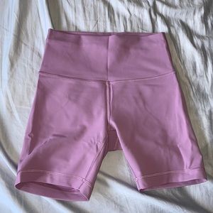 Lululemon Wunder Train High-Rise Shorts. Size 6